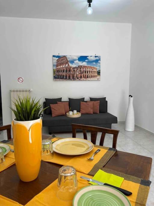 3 Fermate Dal Colosseo - Casa Vacanze Elena - 50 M Da Metro Garbatella Roma Exterior foto