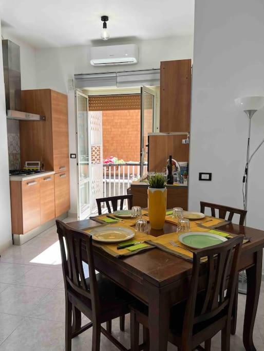 3 Fermate Dal Colosseo - Casa Vacanze Elena - 50 M Da Metro Garbatella Roma Exterior foto